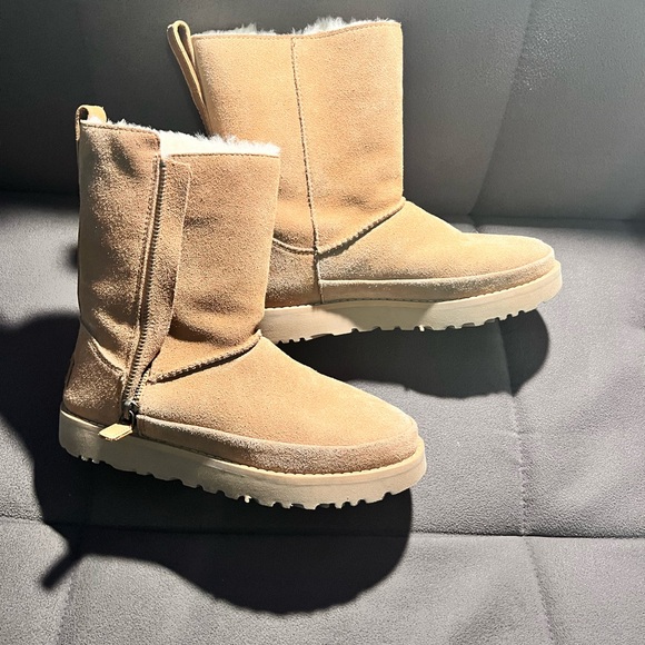 UGG Classic Short Zip Boots in Tan - Picture 4 of 10